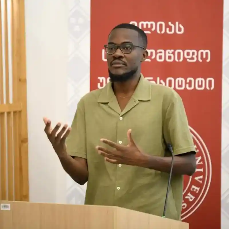 Dr. Luc Belinga 
