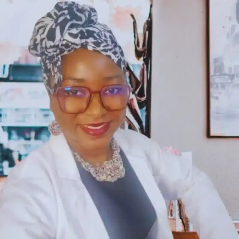 Dr. Tabe Etaka Sandra